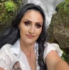 ☆ Hifa Petrol Vas daruje! ➜ Lajkaj, šeruj i napiši slogan našeg zimskog  goriva! ➜ Najsretnije dobitnike ćemo nagraditi Hifa Petrol slatkim  paketićem! Igramo se do 08. decembra do 00:00 h, izvlačenje