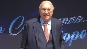 Nel 1999 conduce tutto sposi con pippo baudo e nel 2003 il tour di 105 per radio 105. Gli Artisti Italiani Insieme Per Festeggiare Il Grande Pippo Nazionale
