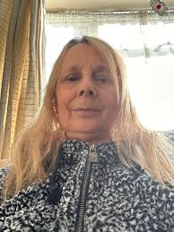 Can you please give me some hair, ideally short but wet look brushed back  how it was bbefore I started losing it 20yrs ago. Other styles would also  be interesting for a