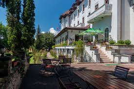 Proceduri specifice de medicina fizica si de reabilitare acordate in bazele de tratament si decontate pe zi de tratament in asistenta medicala ambulatorie de specialitate pentru specialitatea clinica medicina. Tratamentul Artrozei In Pensiuni Pensiune Pentru Tratamentul Artrozei Cele Mai Apreciate 6 Statiuni Balneare Romanesti