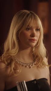 🎞️New Story: Survival in a Matriarchy🔥💥 Elite Lawyer Luis Ford  transmigrates into a matriarchal ancient world. Facing sale as a male  concubine, he first earns freedom through storytelling, impressing the  county magistrate.