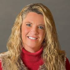 Renae Queen's Instagram, Twitter & Facebook