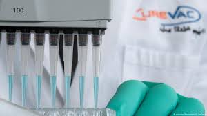 Последние твиты от curevac (@curevacrna). Corona Impfstoff Demnachst Beginnen Die Ersten Tests Wirtschaft Dw 24 03 2020