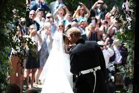It carried the same minimalist elegance of her previous look, which feels very true to who she is and her. Meghan Markle S Wedding Dress Interesting Facts Simplemost