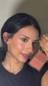 حابة يطلع البلاشر قطعة وحدة وما يبين كل عيوب بشرتك؟ استخدمي هي الطريقة  وصدقيني حتفرق كتير معك🎀🩷 اي نوع بلاشر باودر مع واقي شمس او كريم مرطب  نهاري #SeamlessBlush #MakeupHacks #BlushTutorial #MakeupTips #