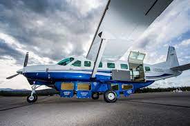 Cessna 208 caravan «сессна 208» (сessna 208acaravan, 208bgrand caravan, caravanamphibian) — лёгкий американский турбовинтовой одномоторный самолёт общего. Cessna Grand Caravan Ex Flexfly Aviation Service