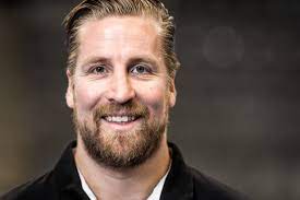 Man erreichte drei mal das finale und gewann dabei erstmals 2004 unter trainer heiner brand den europameistertitel. Oliver Roggisch Wikipedia