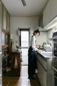 自宅でパン教室を開く愛着あるモノをしつらえて楽しみながら暮らす 小さなアパートのキッチン 日本のキッチン 自宅で