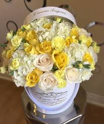The Yellow Bliss Signature Box By L Amour Toujours Flower Boutique Fresh Flowers Arrangements Yellow Flower Arrangements Flower Boutique