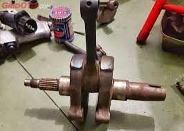Ukur celah 0li metal duduk seperti mengukur metal jalan pada piston. Seken Keren Ini Tanda Tandanya Ketika Metal Duduk Pada Kruk As Honda Cbr250r Mulai Aus Gridoto Com