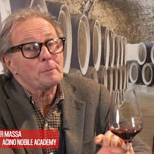 Cosa succede quando un visionario sfida le regole?, Walter Massa racconta  il suo passaggio definitivo al tappo a vite, la nascita del movimento  “Svitati” e la rinascita del Timorasso, oggi considerato ...