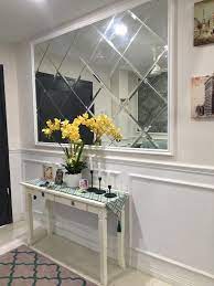 Untuk itu, kamu perlu menambahkan sedikit dekorasi dengan memasang hiasan dinding. Hiasan Cermin Di Ruang Tamu Desainrumahid Com