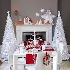 And starting with a themed christmas tree is always the best way to spark the creativity you'll need to decorate the rest of your living room—also consider that a themed tree can help to unify your overall design vision. White Christmas Decorating Ideas