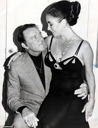 Richard burton, cbe was a welsh actor. Elizabeth Taylor Married 8 Times But Only Richard Burton Truly Defined Her Daily Mail Online