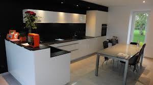 Resultat De Recherche D Images Pour Amenager Cuisine 4m2 Couloir Met Afbeeldingen