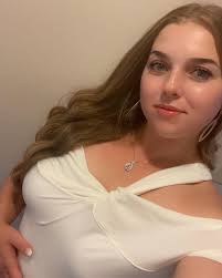 Danielle Ricklefs (@d.ricklefs) • Instagram photos and videos