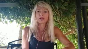 Η ασημίνα ιγγλέζου που αποχώρησε από το παιχνίδι επιβίωσης, δήλωσε πως ο τριαντάφυλλος προσφέρει θέαμα, ενώ οι άλλοι τσακωμούς. Ashmina Igglezoy Oi Prwtes Ths Dhlwseis Meta Thn Apoxwrhsh Ths Apo To Survivor Zappit