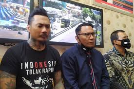 Bahwasanya itu terpenuhi unsur delik membuat pencemaran nama baik. Jerinx Sid Ditetapkan Sebagai Tersangka Dugaan Pencemaran Nama Baik Antara News
