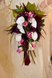 Unique celtic wedding rings, claddagh, celtic & irish wedding rings and engagement rings for men and women imported from ireland, uk, canada or made in the usa. Silk Flower Wedding Bouquet Set Celtic Sangria Wine White Lilies 10 Pc Set