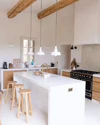 Zoe De Las Cases On Instagram Kitchen Full Of Light With Thea Meneur Menuiserie By Laurentpasse Decor Kitch En 2021 Cuisine Salle A Manger Menuiserie Cuisine