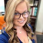 Genia Morris's Instagram, Twitter & Facebook