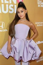 Show me a picture of ariana grande. Ariana Grande Sends So Much Love After Valentine S Day People Com