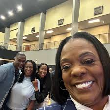 It's #BeLightSelfie with @dawnthdrmr @minista_jmo and @georgettamedlock  #nlccc