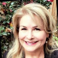 Lynne Hare's Instagram, Twitter & Facebook