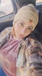 Vicky Matos's Instagram, Twitter & Facebook