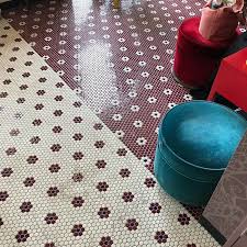 楽天市場 丸 モザイクタイル シート 磁器 19丸 かわいい コインタイル アンテイーク ミックスデザイン キッチン カウンター お風呂 浴室 浴槽 床 壁 洗面台 玄関 テーブル トイレ diy おしゃれ リフォーム 陶器 耐熱 耐水 耐火 美濃焼 インテリア タイル通販 タイル