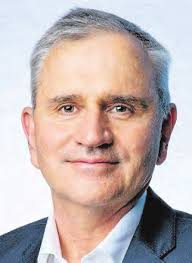 Competitors make donation