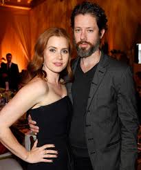 Sure, the movie is about kat coming back to england to see her sister get married only to find out that her sister is the one who slept with her ex many years ago. Amy Adams Marries Long Time Fiance Darren Le Gallo Instyle