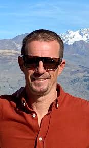 Hello my name is Beth Main, I am 25 years old and am looking for work  opportunities for the current season! Having successfully completed two  winter seasons I already have a **Carte