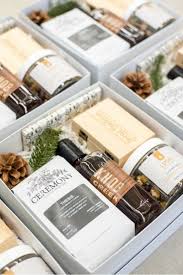 Holiday Client Gift Boxes White And Navy Happy Holidays Luxury Client Appreciation Gift Boxes D Client Appreciation Gifts Client Holiday Gifts Client Gifts