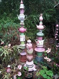 Draussen Gartenideen Pflanzen Ideen Draussen Gartenideen Ideen Pflanzen In 2020 Glass Garden Art Garden Art Diy Garden Art