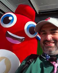 Can people with bipolar live a normal life this person also has other  mental illnesses