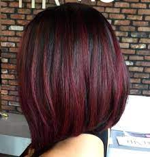 ekstravagantnyj trend okrashivaniya 2020 goda mahagon v kurse zhizni kurze rote haare haarfarben frisuren kurze haare rot