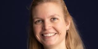 Nicolette van den Hout, redacteur & podcastmaker bij PW.