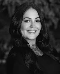 Welcome Tara Angley, our seasoned stylist returning to Twisted Scissors  Salon after a decade of perfecting her craft in the bustling streets of  NYC. Catch her exclusively