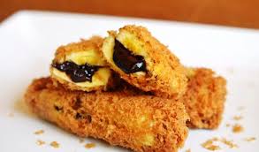 Kalau kamu ingin coba membuatnya sendiri di rumah, ada cara membuat pisang goreng renyah dan tidak keras. Ragam Kreasi Dan Cara Membuat Roti Pisang Goreng Lezat