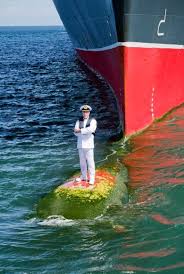 A Bulbous Bow Is A Protruding Bulb At The Bow Or Front Of A Ship Just Below The Waterline The Bulb Modifies The Way The Cruise Ship Epic Pictures Queen Mary
