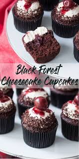 Über 2 bewertungen und für lecker befunden. Black Forest Chocolate Cupcakes With Cream Cheese Frosting Rezept Schokoladen Cupcakes Cupcakes Backrezepte