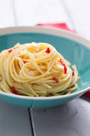 Spaghetti Aglio Olio E Peperoncino Ricetta Cibo Vegetariano Pasti Italiani Primi Piatti Di Pasta