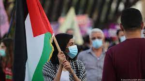 Hamas fires rockets at israeli cities. Palestinians Israelis Protest Against Israel S Decision To Annex Parts Of The West Bank News Dw 06 06 2020