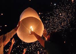 I've seen some pretty cute ones on pinterest but was having a hard time sourcing directions that first of all, you can make elaborate lanterns with decorative inners (the cylinder on the inside) and flaps that are either pointy or curved. How To Make Flying Chinese Lanterns Hapari