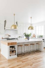 5 new kitchen trends we re seeing and loving and some we re doing right now emily henderson deko tisch innenarchitektur kuche moderne kuchenideen