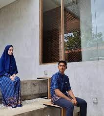 Berbeda dengan arya saloka, putri anne, dan ayya renita yang mendapatkan kecaman dan pertanyaan netizen, akun instagram amanda manopo justru mendapatkan banyak dukungan. Arya Saloka Foto Bareng Istri Netizen Bojomu Penyemangatku Okezone Lifestyle