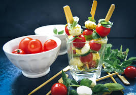 der beitrag für tomate mozzarella spieße enthält werbung von bayernland. Tomate Mozzarella Sticks Leckeres Fingerfood Rezept