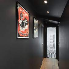 Le couloir d'entrée tout comme la montée d'escalier sont souvent laissés de côté quant à sa décoration, car elles sont considérées comme des lieux de passage. Peinture Couloir Quelle Couleur Pour Plus D Eclat Cote Maison