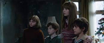  Bild Zu Patrick Mcauley Conjuring 2 Bild Benjamin Haigh Lauren Esposito Madison Wolfe Patrick Mcauley Filmstarts De